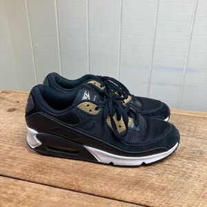 Nike Women's Black and Gold Sneakers